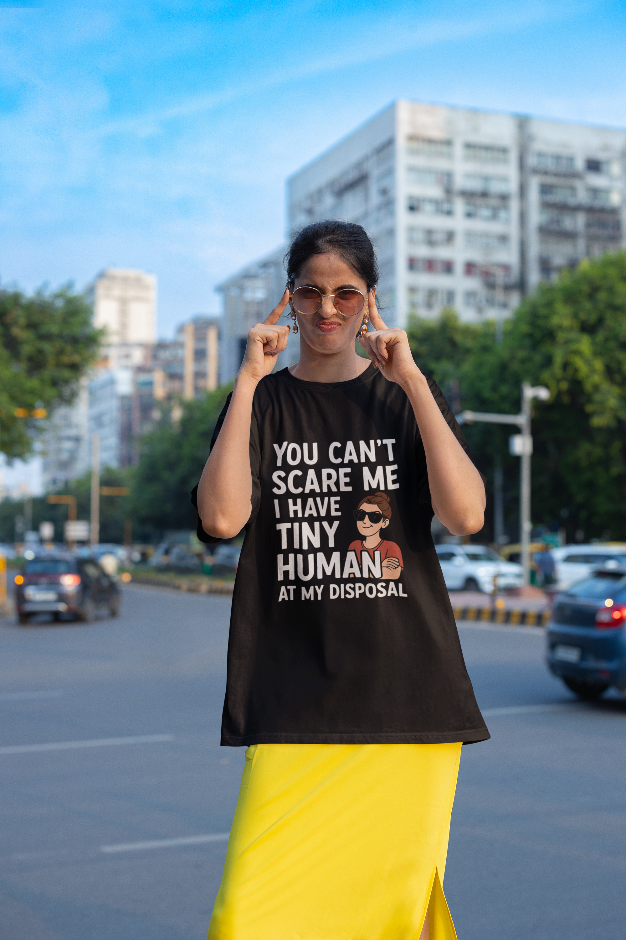 Mom Can't scare me Oversized Standard T-Shirt