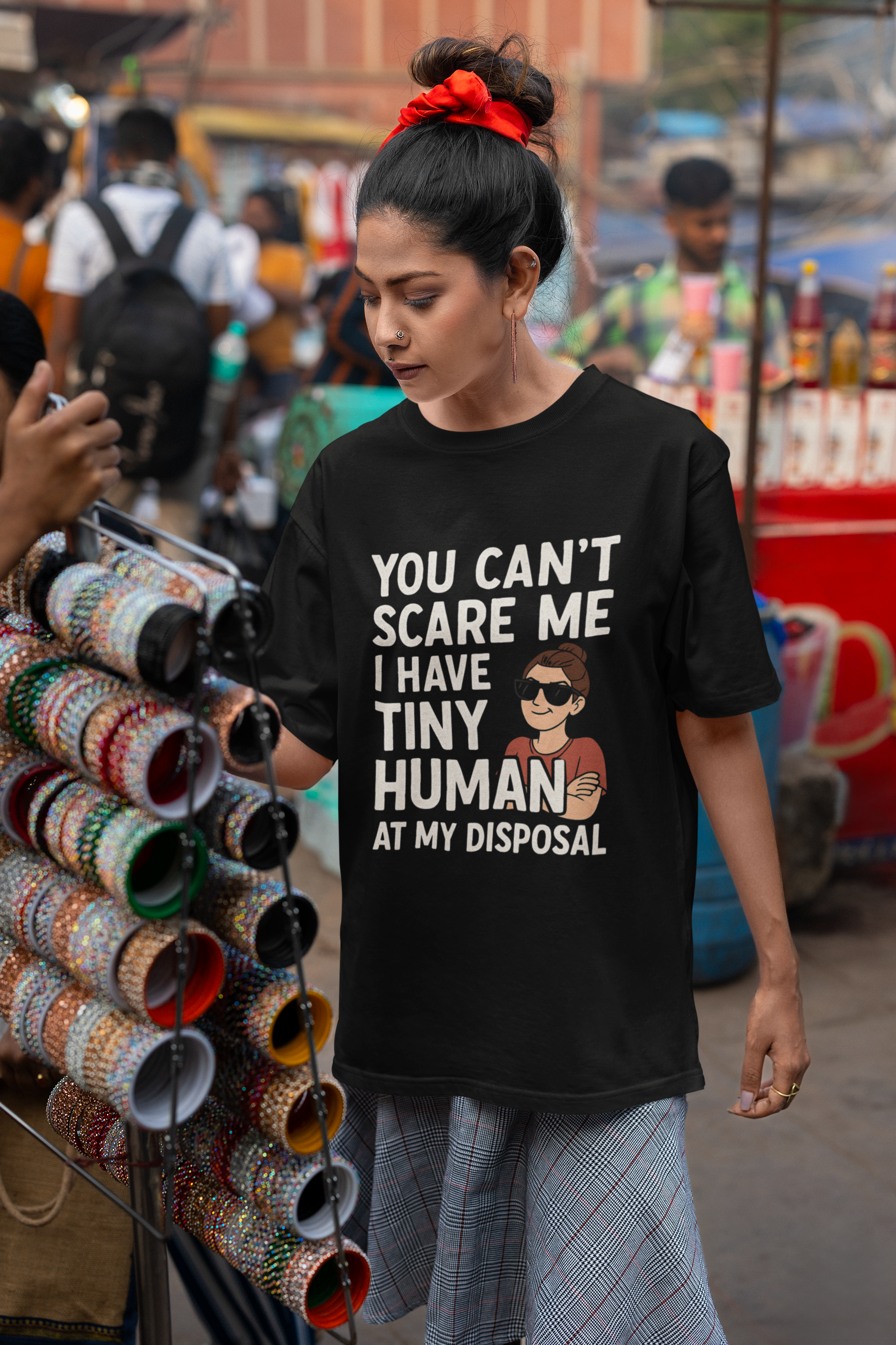 Mom Can't scare me Oversized Standard T-Shirt